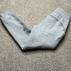 Lululemon grey fleece jogger size 6